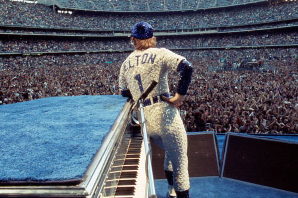 Elton John, a 45 años de los míticos recitales en el Dodger Stadium