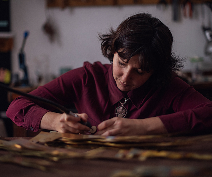 INÉS BONADEO: LA ALQUIMIA DE LA MATERIA
